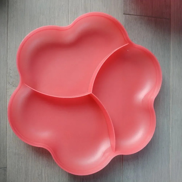 Tupperware Flower Bowl and Veggies  Tray - Picture 5 of 7